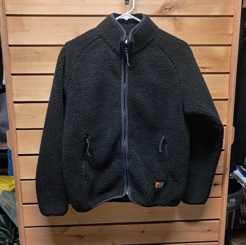 Fjallraven Black Fleece Jacket - Picture 2 of 6